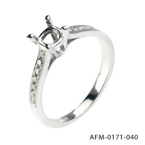 Semi-mounted ring with diamonds